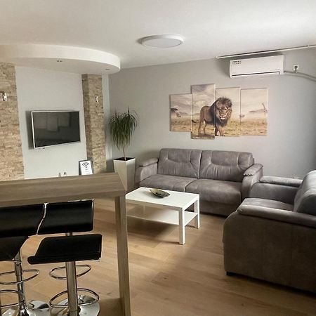Ferienwohnung Leo Ni Exterior foto