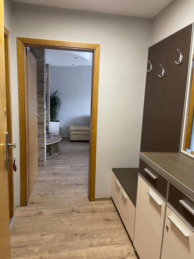Ferienwohnung Leo Ni Exterior foto