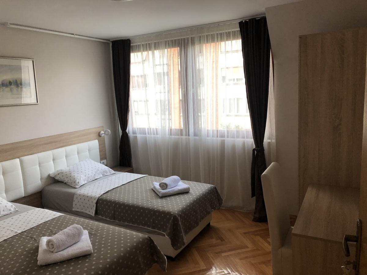 Ferienwohnung Leo Ni Exterior foto